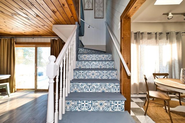 2 Oneil Rd, Somerset, MA 02725