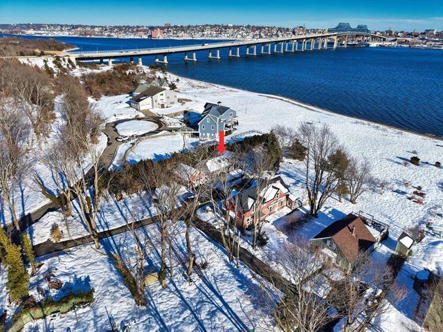 2 Oneil Rd, Somerset, MA 02725