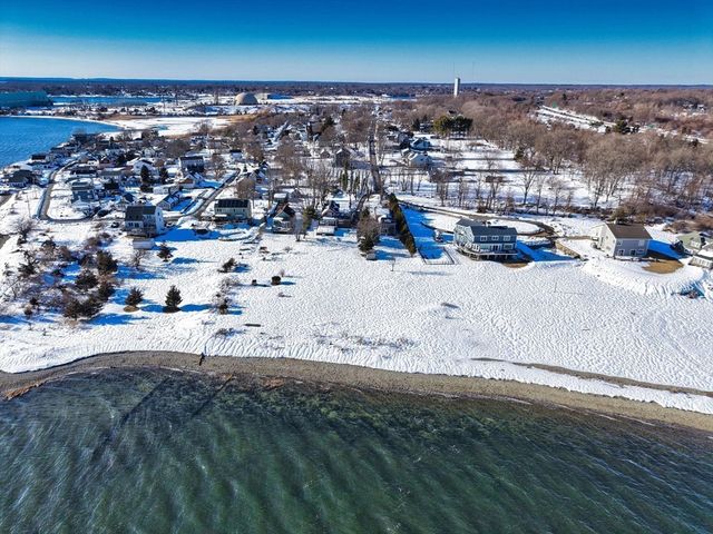 2 Oneil Rd, Somerset, MA 02725