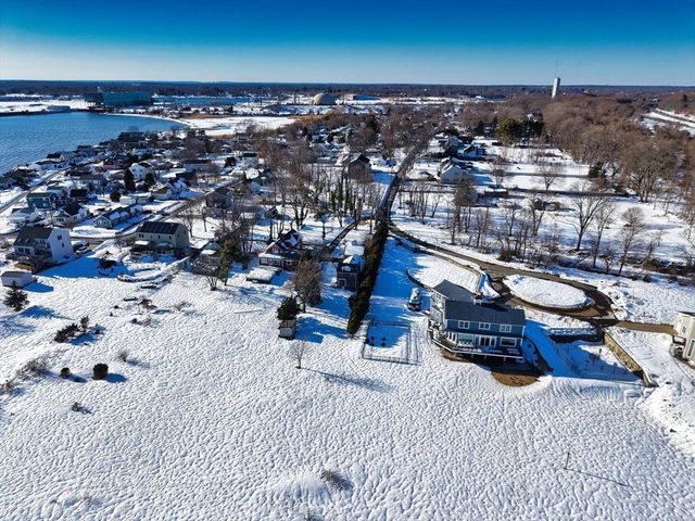 2 Oneil Rd, Somerset, MA 02725