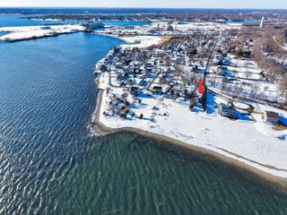 2 Oneil Rd, Somerset, MA 02725