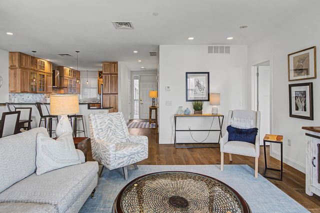 40 College St Apt 303, Burlington, VT 05401