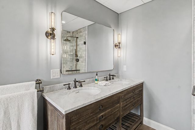 40 College St Apt 303, Burlington, VT 05401