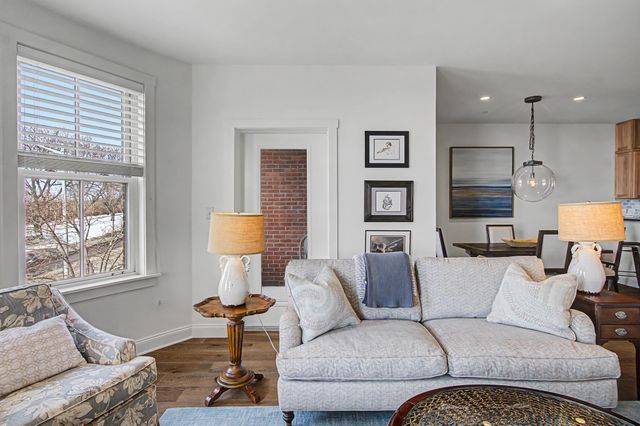 40 College St Apt 303, Burlington, VT 05401