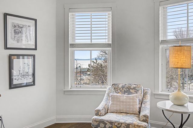 40 College St Apt 303, Burlington, VT 05401