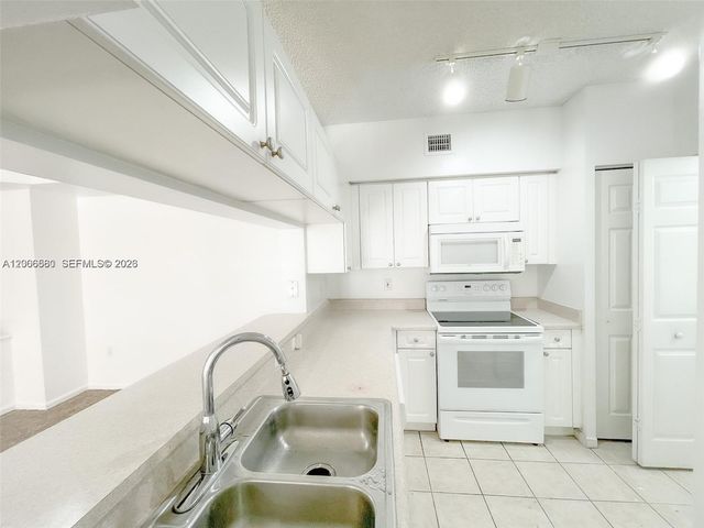 17150 N Bay Rd 2602, Sunny Isles Beach, FL 33160