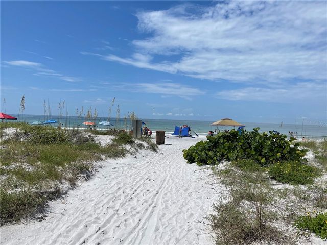 175 133RD AVENUE E, Madeira Beach, FL 33708