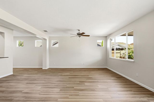 7552 Abbey Cir, Elk Grove, CA 95757