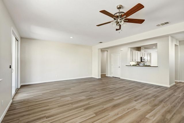 7552 Abbey Cir, Elk Grove, CA 95757