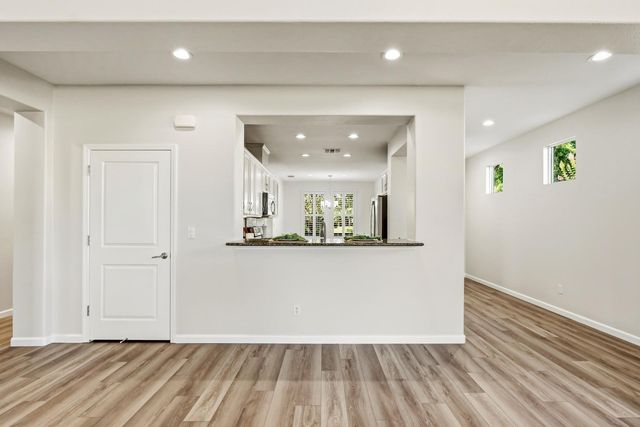 7552 Abbey Cir, Elk Grove, CA 95757