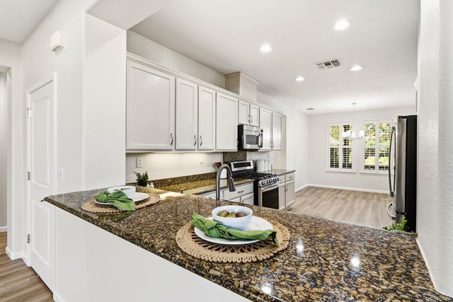 7552 Abbey Cir, Elk Grove, CA 95757