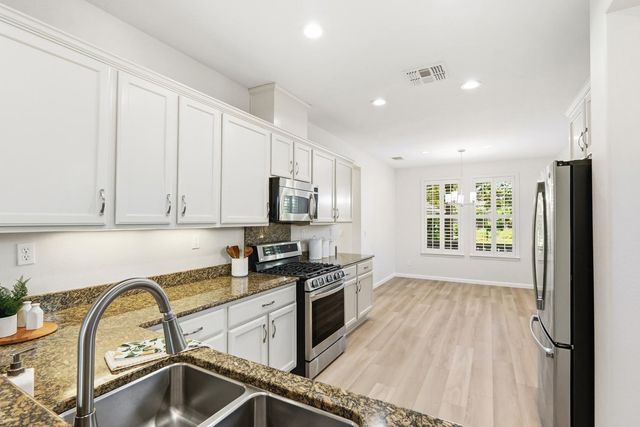 7552 Abbey Cir, Elk Grove, CA 95757