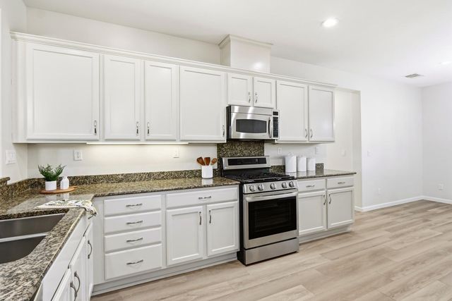 7552 Abbey Cir, Elk Grove, CA 95757