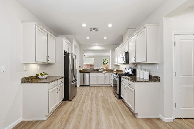 7552 Abbey Cir, Elk Grove, CA 95757