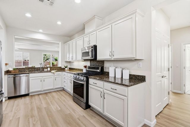 7552 Abbey Cir, Elk Grove, CA 95757