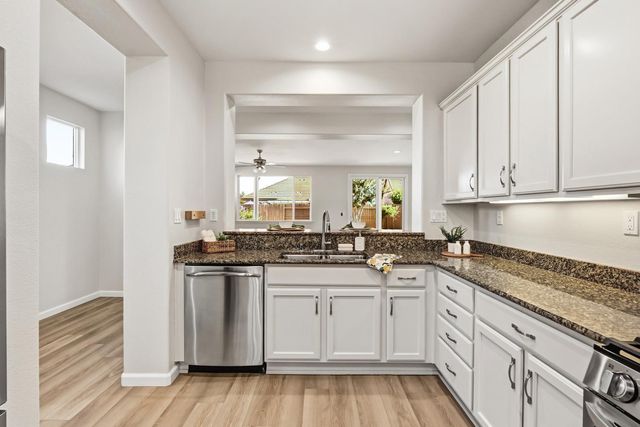 7552 Abbey Cir, Elk Grove, CA 95757