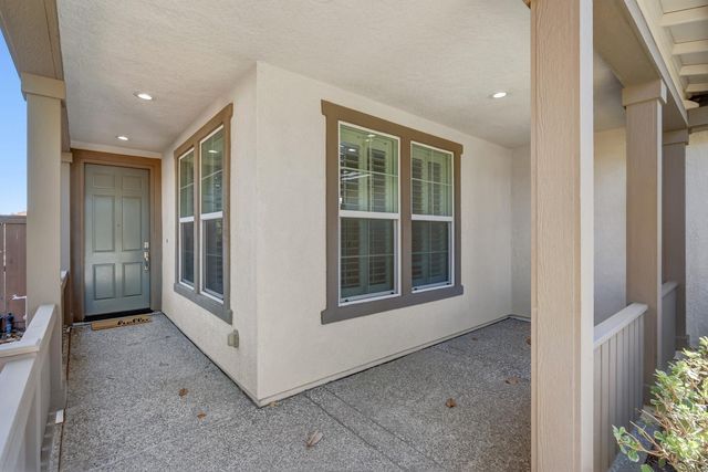 7552 Abbey Cir, Elk Grove, CA 95757