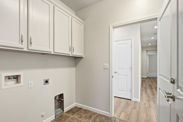 7552 Abbey Cir, Elk Grove, CA 95757
