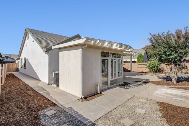 7552 Abbey Cir, Elk Grove, CA 95757