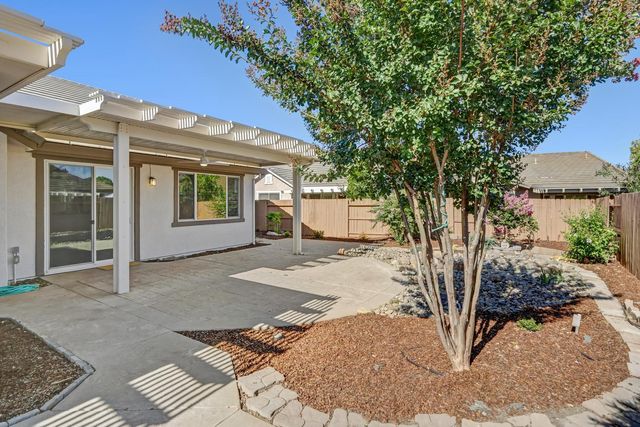 7552 Abbey Cir, Elk Grove, CA 95757