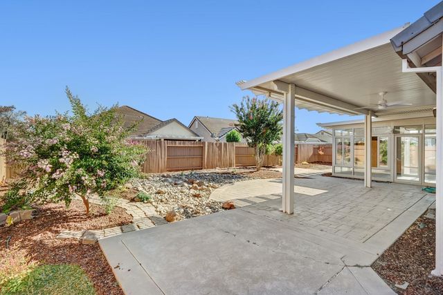 7552 Abbey Cir, Elk Grove, CA 95757
