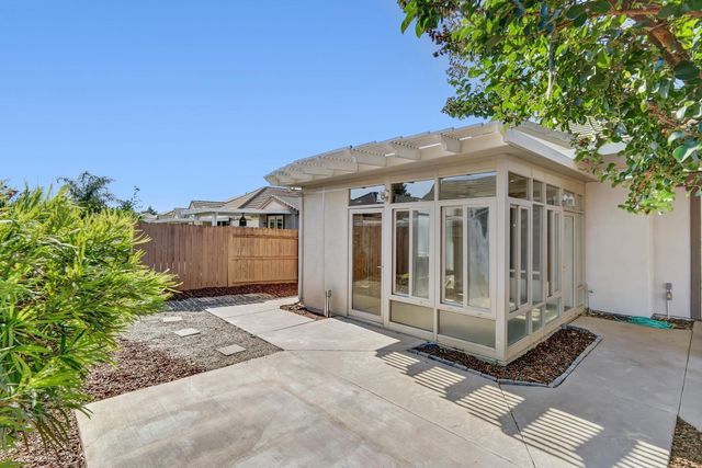 7552 Abbey Cir, Elk Grove, CA 95757