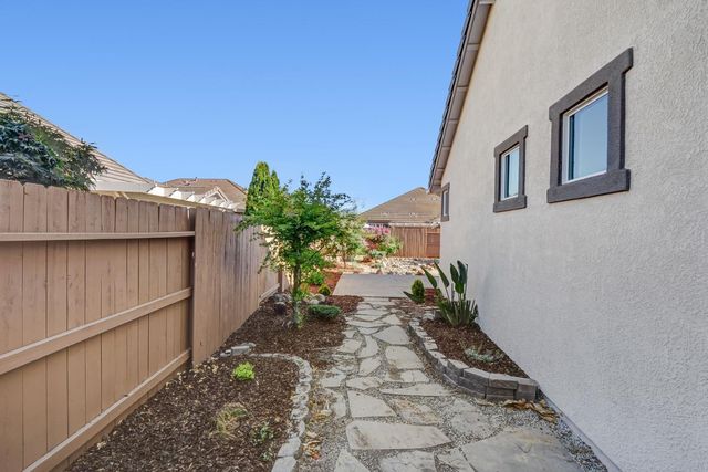 7552 Abbey Cir, Elk Grove, CA 95757