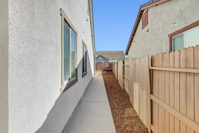 7552 Abbey Cir, Elk Grove, CA 95757