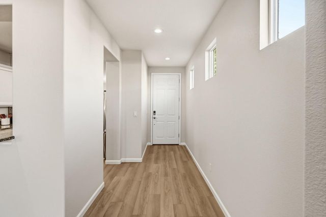 7552 Abbey Cir, Elk Grove, CA 95757