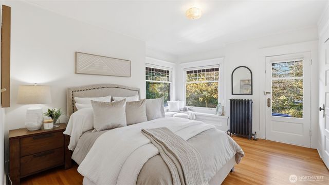 908 15th Avenue E, Seattle, WA 98112