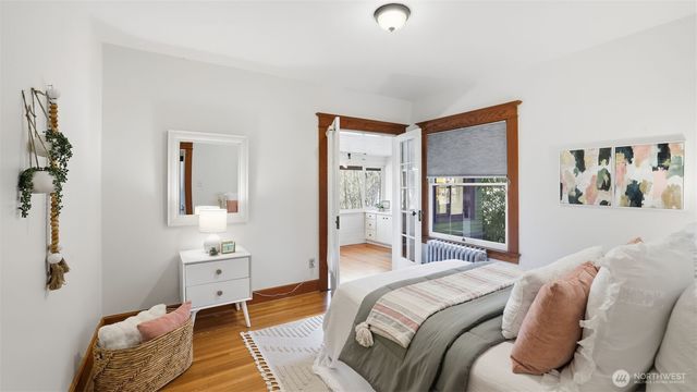 908 15th Avenue E, Seattle, WA 98112