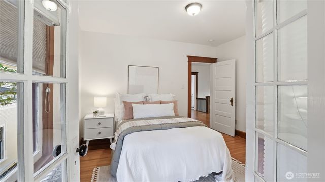 908 15th Avenue E, Seattle, WA 98112