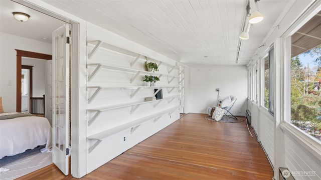 908 15th Avenue E, Seattle, WA 98112