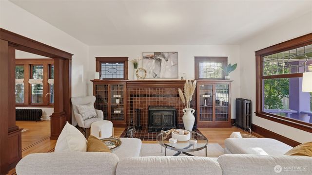 908 15th Avenue E, Seattle, WA 98112