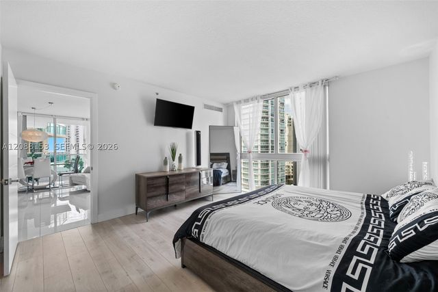 150 Sunny Isles Blvd 1-1004, Sunny Isles Beach, FL 33160