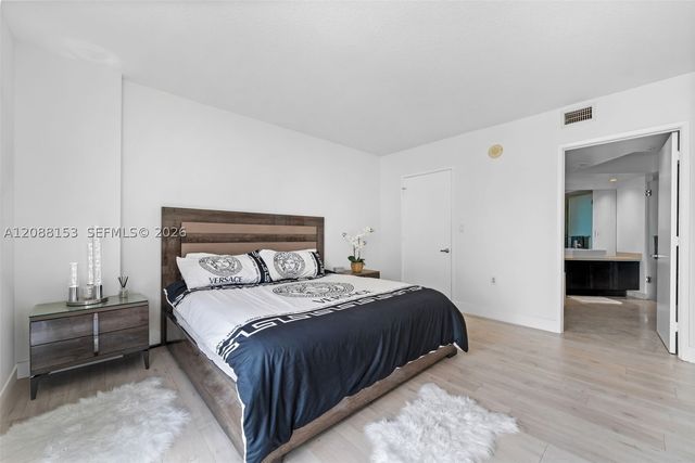 150 Sunny Isles Blvd 1-1004, Sunny Isles Beach, FL 33160