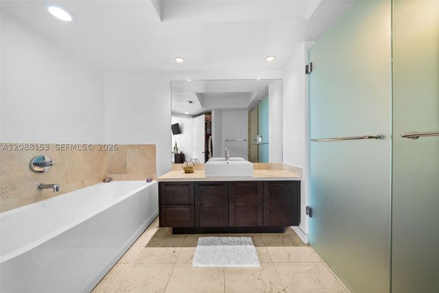 150 Sunny Isles Blvd 1-1004, Sunny Isles Beach, FL 33160