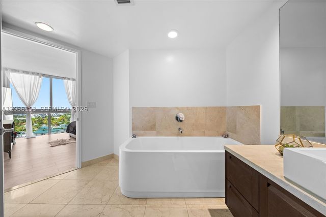 150 Sunny Isles Blvd 1-1004, Sunny Isles Beach, FL 33160