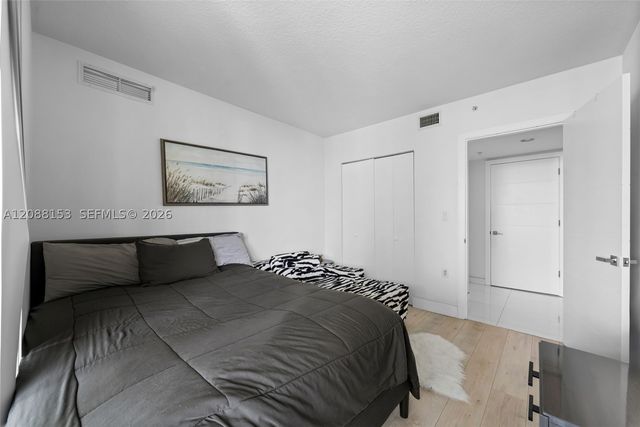 150 Sunny Isles Blvd 1-1004, Sunny Isles Beach, FL 33160