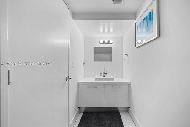 150 Sunny Isles Blvd 1-1004, Sunny Isles Beach, FL 33160