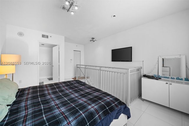 150 Sunny Isles Blvd 1-1004, Sunny Isles Beach, FL 33160