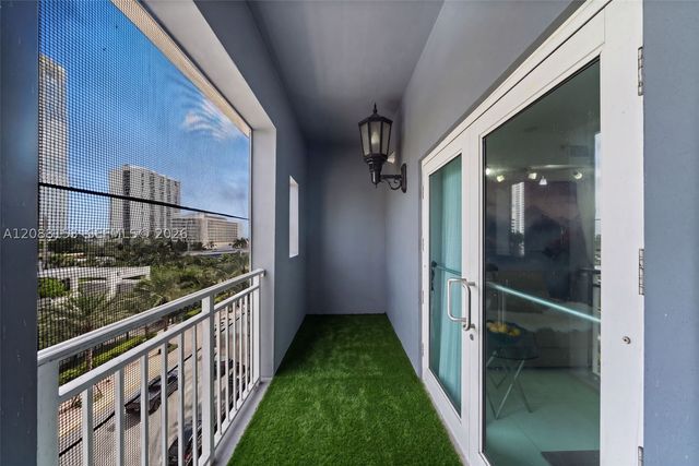 150 Sunny Isles Blvd 1-1004, Sunny Isles Beach, FL 33160