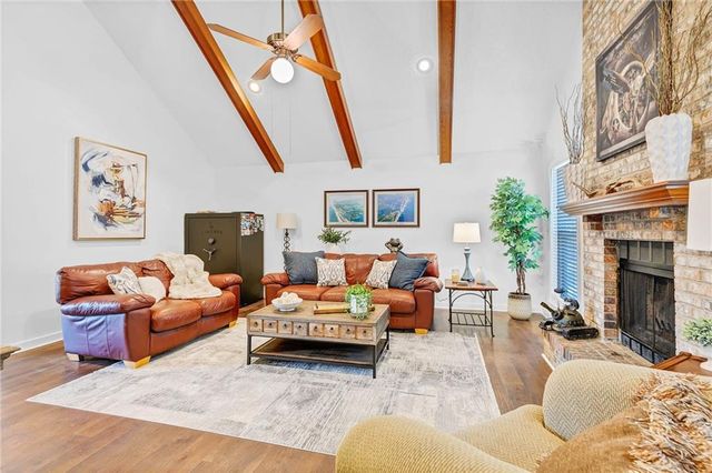 2137 Woodlea W Drive, Mobile, AL 36695