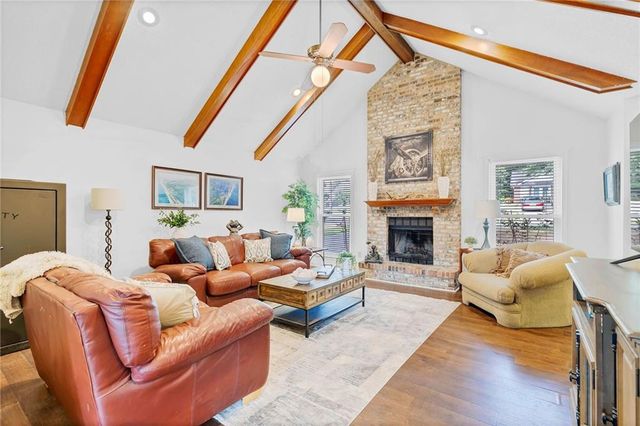 2137 Woodlea W Drive, Mobile, AL 36695