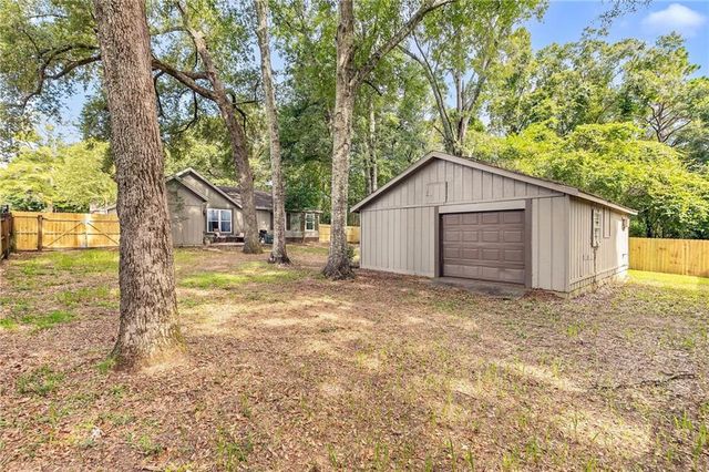 2137 Woodlea W Drive, Mobile, AL 36695