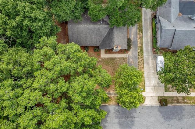 2137 Woodlea W Drive, Mobile, AL 36695