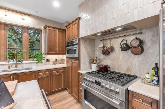 1864 CLEMATIS ST STREET, Sarasota, FL 34239