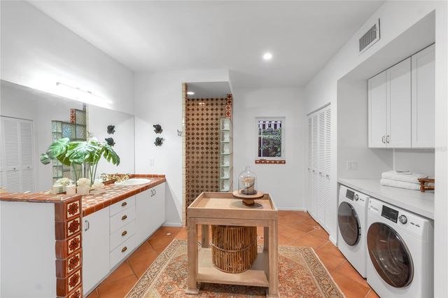 1864 CLEMATIS ST STREET, Sarasota, FL 34239