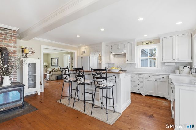 1 Hathaway Road, East Lyme, CT 06333