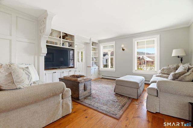 1 Hathaway Road, East Lyme, CT 06333